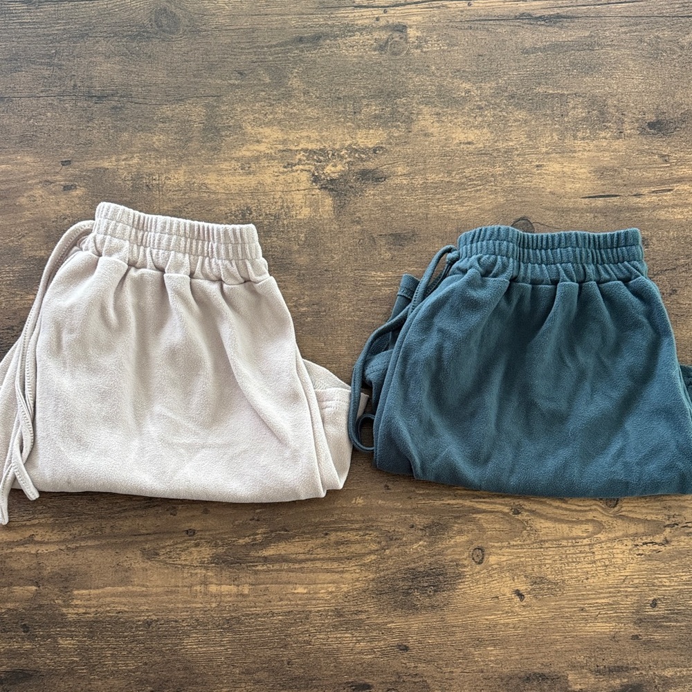 Cream and teal lounge shorts